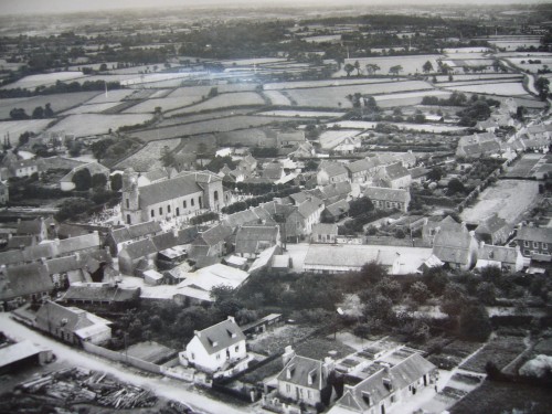 Le bourg de Pommerit-Jaudy dans les années 60